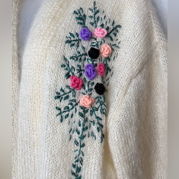 Rare Vintage 80’s Mohair Embroidered 3D Floral Chunky Knit Long Cardigan - Picture 2 of 7